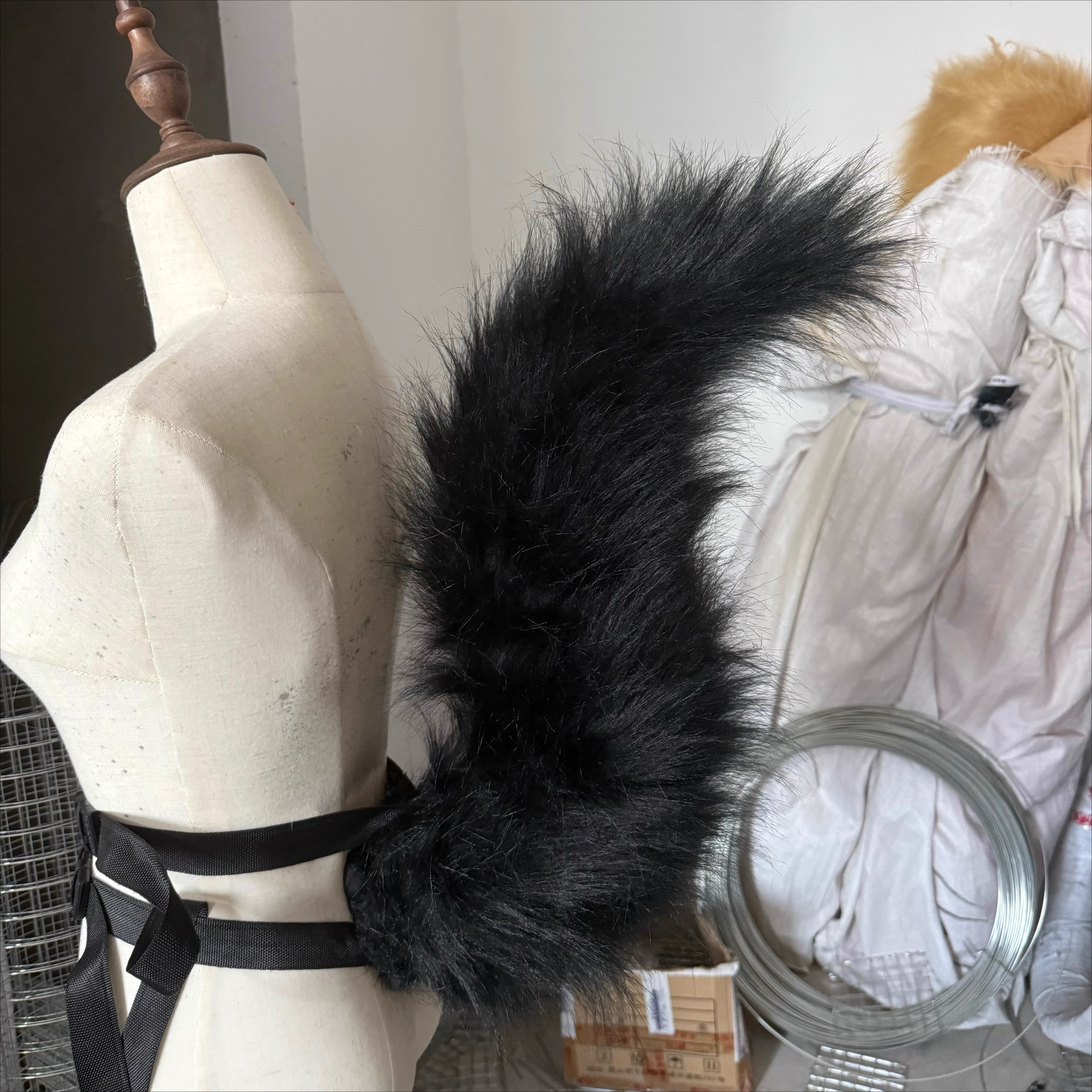 New Hand Made Work Black Squir - Cosplay Prop Works recension och pris